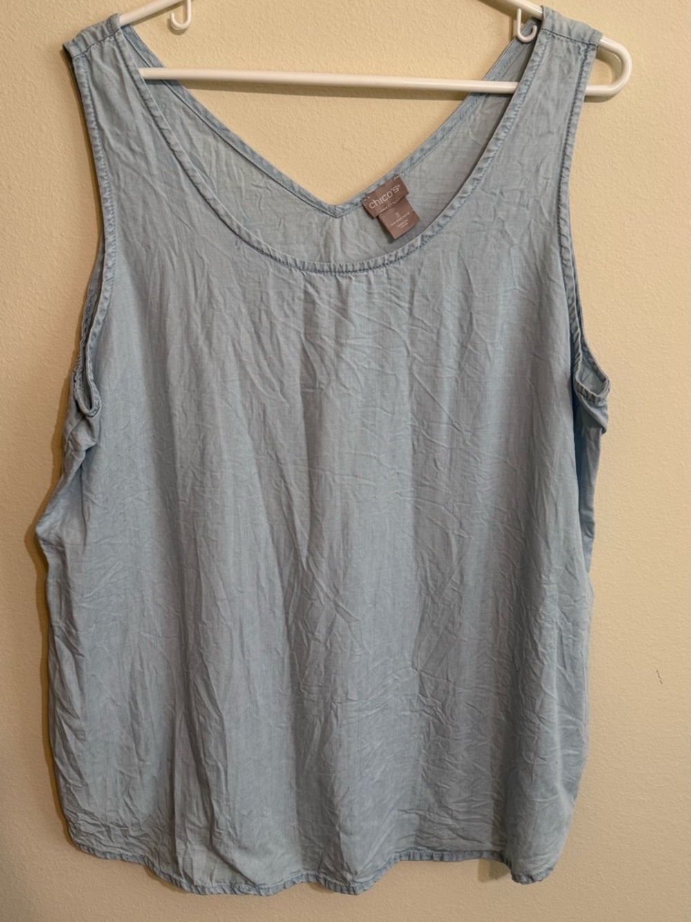 Chico's Light Blue Sleeveless V-Neck Top size 3 (16/18) US